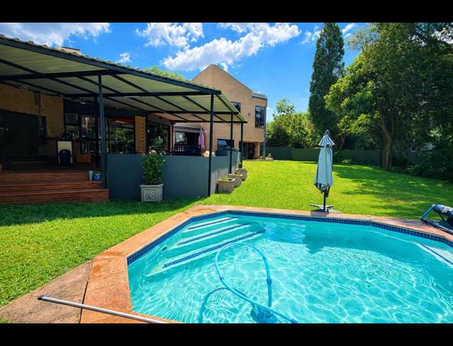 5 BEDROOM HOUSE FOR SALE IN LONEHILL